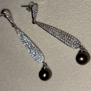 Beautiful vantel pearls icicle earings